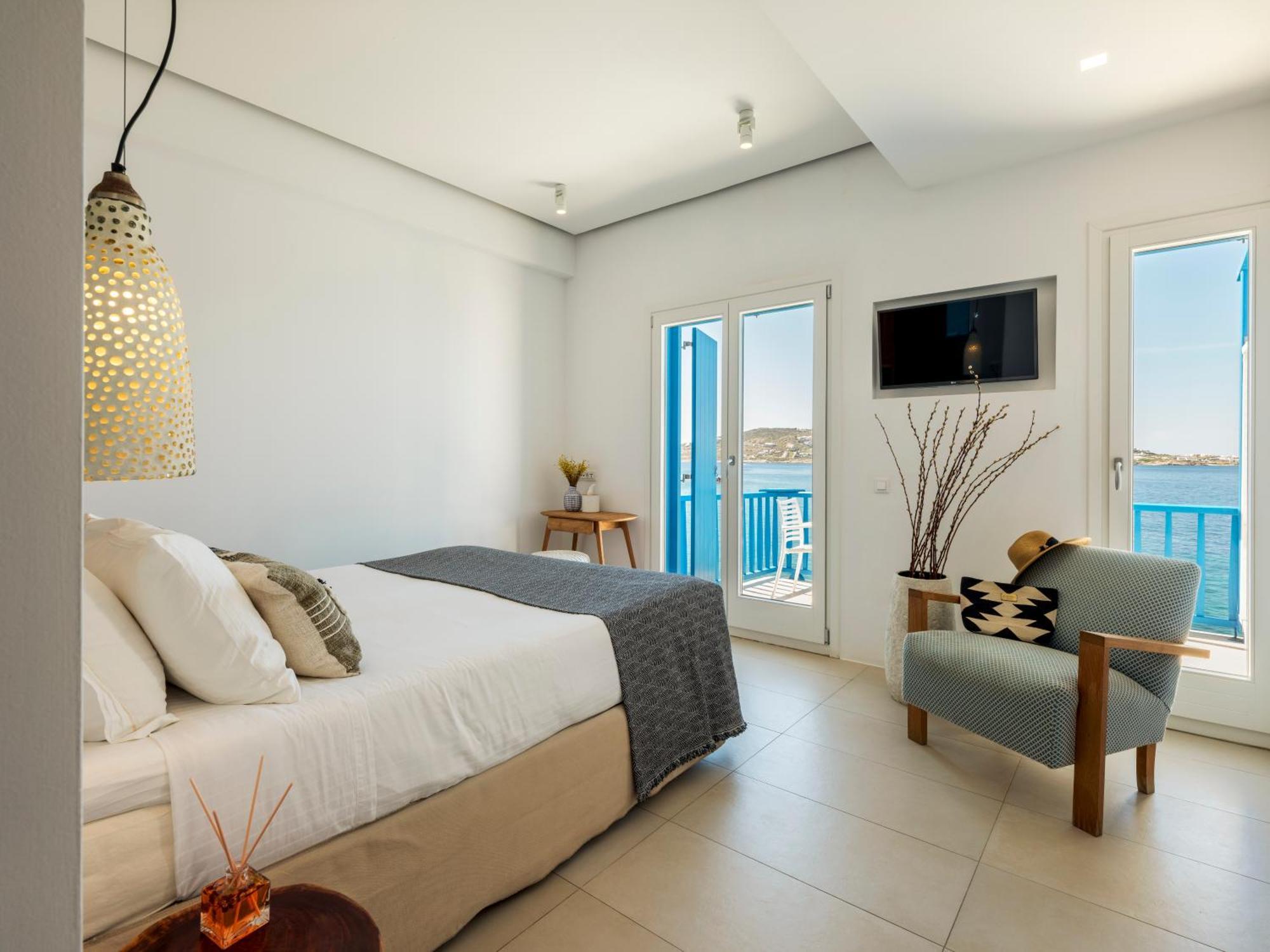 Bluetopia Suites Mykonos Town Exterior photo